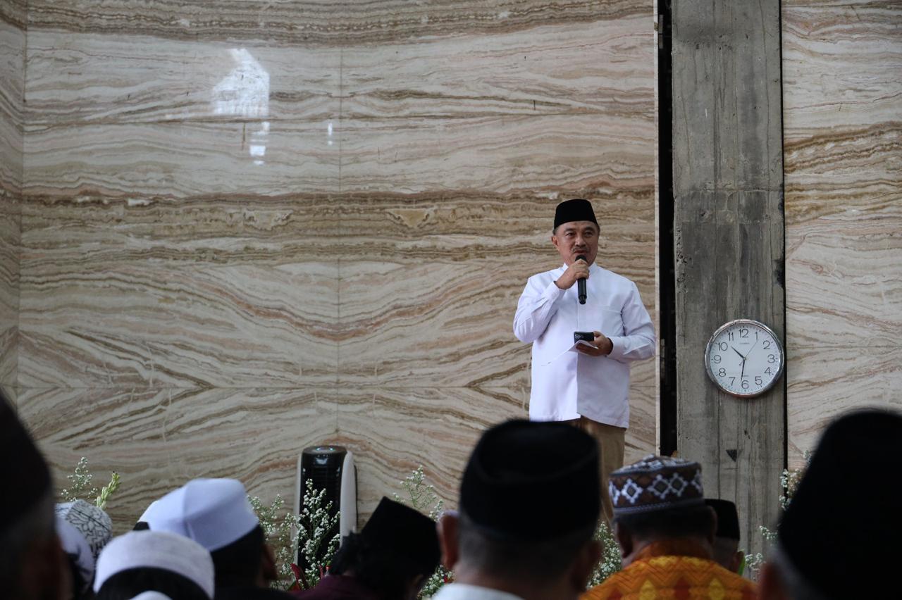 Kota Bekasi - Wakil Wali Kota Bekasi Abdul Harris Bobihoe hadir dalam peringatan Maulid Nabi Muhammad SAW di Masjid Jami Annur, Bekasi Utara, Minggu (21/9/2025). Foto: Ist/Gobekasi.id.