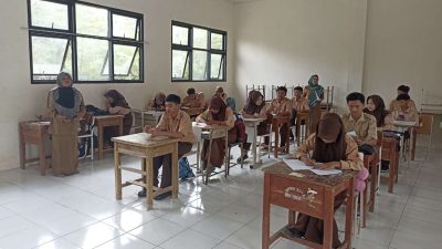 Kabupaten Bekasi - Pemerintah Kabupaten Bekasi melalui Dinas Pendidikan (Disdik) telah menerbitkan Surat Edaran Nomor : 300/8683/Sekre/VIII/2025 terkait penerapan Pembelajaran Jarak Jauh (PJJ) pada Satuan Pendidikan jenjang TK/PAUD, SD, dan SMP Negeri dan Swasta se-Kabupaten Bekasi. Foto: Ist