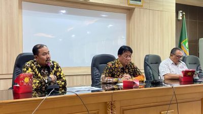 Kabupaten Bekasi - Pemkab Bekasi bersama Samsat Kabupaten Bekasi menggelar konsolidasi teknis terkait penelusuran Kendaraan Tidak Melakukan Daftar Ulang (KTMDU) melalui program cost sharing. Foto: Ist/Gobekasi.id.