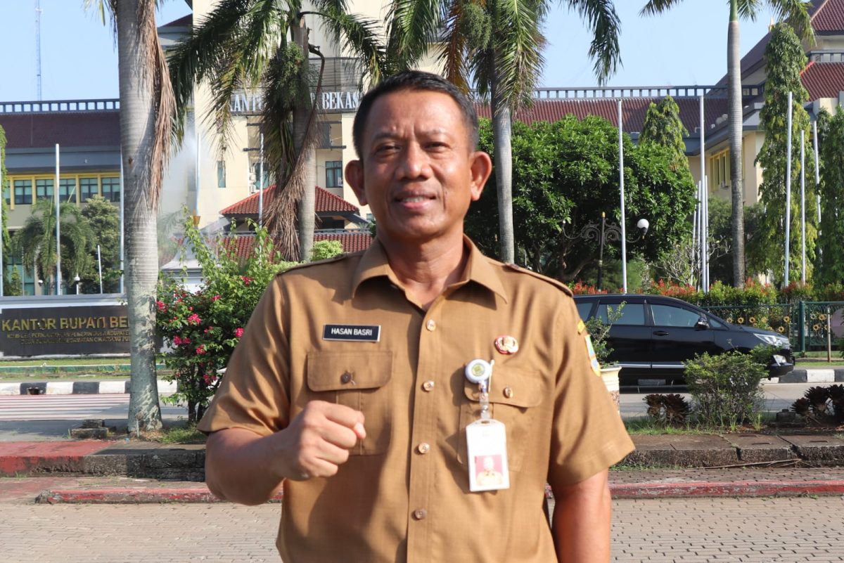 Kabupaten Bekasi - Kepala Dinas Koperasi dan UKM Kabupaten Bekasi Hasan Basri menjelaskan bahwa program Koperasi Merah Putih saat ini memasuki tahap kedua, yaitu sosialisasi dan pelatihan bagi Satuan Tugas (Satgas) Koperasi Desa/Kelurahan Merah Putih. Foto: Ist/Gobekasi.id.