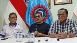 Kabupaten Bekasi - Presiden KSPSI Andi Gani Nena Wea (kanan) dalam konferensi pers persiapan Apel Besar Kebangsaan, di Kantor DPP KSPSI, Jakarta, Selasa (14/10/2025). Foto: Ist