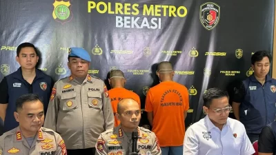 Kota Bekasi - Kapolres Metro Bekasi, Kombes Pol Mustofa saat memberikan keterangan pers pengungkapan perkara di wilayah hukumnya, Kamis (30/10/2025). Foto: Ist/Gobekasi.id.