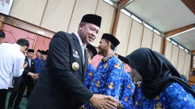 Kota Bekasi - Wali Kota Bekasi Tri Adhianto usai melantik PPPK Kota Bekasi Tahap II di Balai Patriot. Foto: Ist/Gobekasi.id.