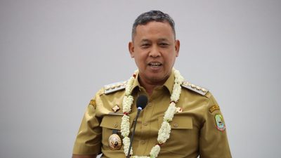 Kota Bekasi - Wali Kota Tri Adhianto saat memberikan sambutan di Gereja Kristen Pasundan (GKP) Jemaat Seroja yang berlokasi di Kelurahan Harapan Jaya, Kecamatan Bekasi Utara, Kota Bekasi, Selasa (7/10/2025). Foto: Ist/Gobekasi.id.