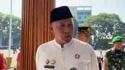 Kota Bekasi - Wali Kota Bekasi, Tri Adhianto usai melaksanakan apel Kebangsaan di Alun alun, Bekasi, Jumat (10/10/2025). Foto: Septian/Gobekasi.id.