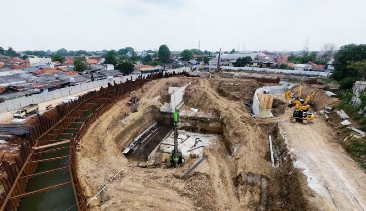 Kabupaten Bekasi - Progres pembangunan Bendung Sungai Hulu-0 (BSH-0) di Kali Cikarang Bekasi Laut, Kabupaten Bekasi. Foto: Ist