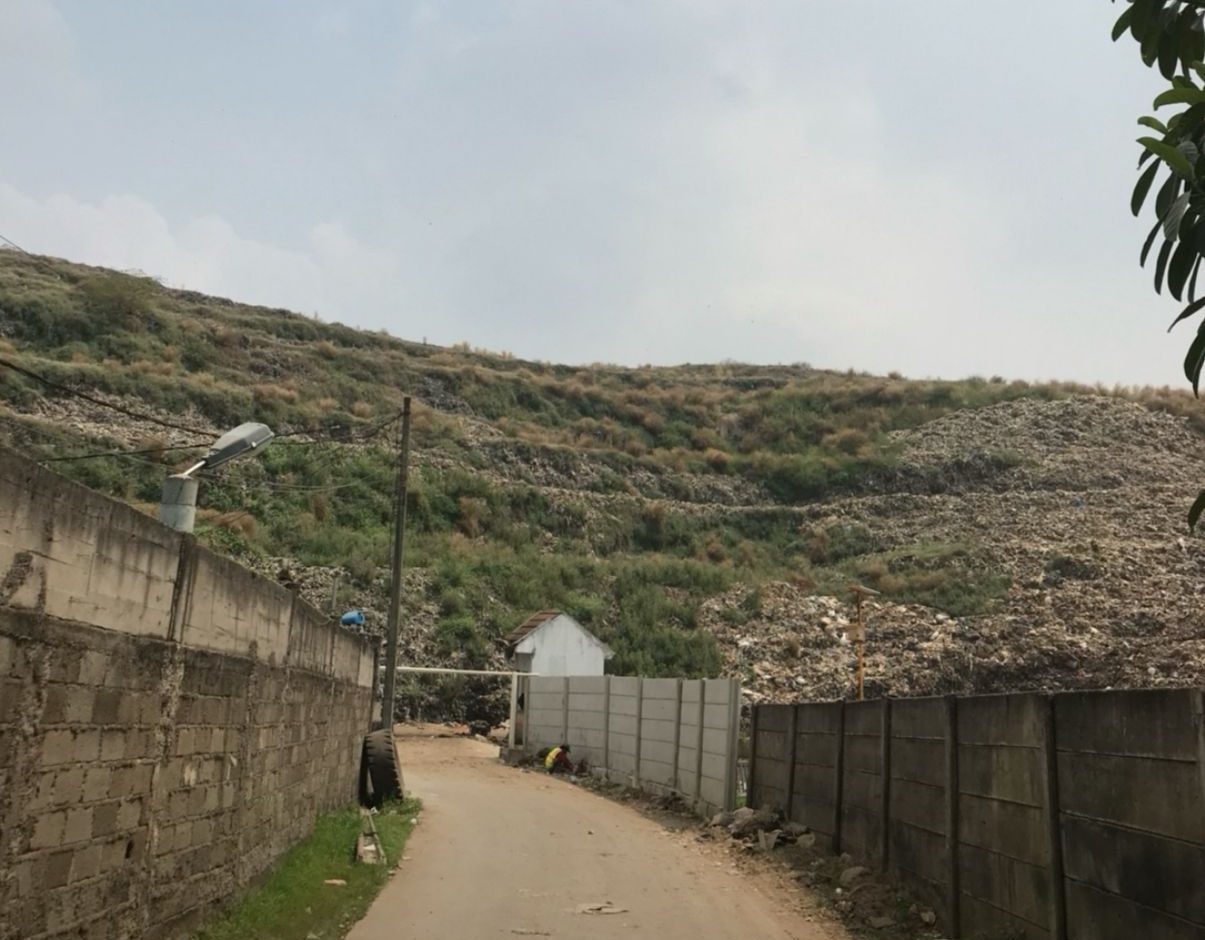Kota Bekasi - Potret gunung sampah di Bantargebang, Kota Bekasi. Foto: Gobekasi.id.