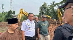 Wali Kota Bekasi Tri Adhianto meninjau langsung progres pembangunan pada Rabu (29/10/2025). Foto: Ist/Gobekasi.id.