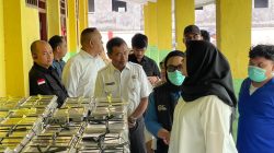 Kota Bekasi - Kadisdik Kota Bekasi, Alexander Zulkarnaen bersama