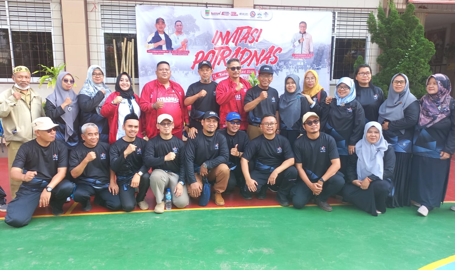 Kota Bekasi - Dinas Kebudayaan, Pemuda, dan Olahraga (Disbudpora) Kabupaten Bekasi secara resmi membuka Pekan Olahraga Tradisional Tingkat Kabupaten Bekasi Tahun 2025 di SD Santo Yoseph, Kecamatan Setu, Selasa (7/10/2025). Foto: Ist/Gobekasi.id.