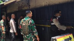 Kota Bekasi - Petugas gabungan menyegal dua lokasi usaha yang menjual obat daftar G dan miras ilegal di Bekasi Utara. Foto: Ist