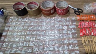 Kabupaten Bekasi - Polisi menemukan 144 paket sabu siap edar dalam plastik klip bening, serta sejumlah paket lain yang dibungkus lakban warna-warni. Foto: Ist/Gobekasi.id.