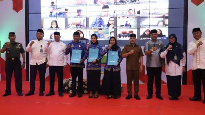 Kabupaten Bekasi - Penyerahan 3.058 SK PPPK paruh waktu berlangsung di Gedung Swatantra Wibawa Mukti, Senin (17/11/2025), dipimpin langsung oleh Bupati Bekasi, Ade Kuswara Kunang. Foto: Ist/Gobekasi.id.