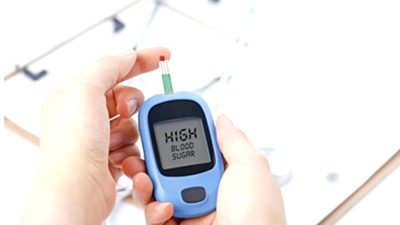 Kota Bekasi - Ilustrasi pengecekan darah untuk mengetahui penyakit di dalam tubuh. Foto: Ist/Gobekasi.id.