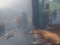 Polisi Selidiki Kebakaran Pabrik Limbah di Bantargebang, Diduga Akibat Korsleting Listrik