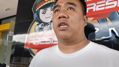 Kota Bekasi - Anggota DPRD Kota Bekasi, H. Anton, saat mendampingi keluarga korban ke Polres Metro Bekasi Kota Kamis (13/11/2025). Foto: Ist/Gobekasi.id.