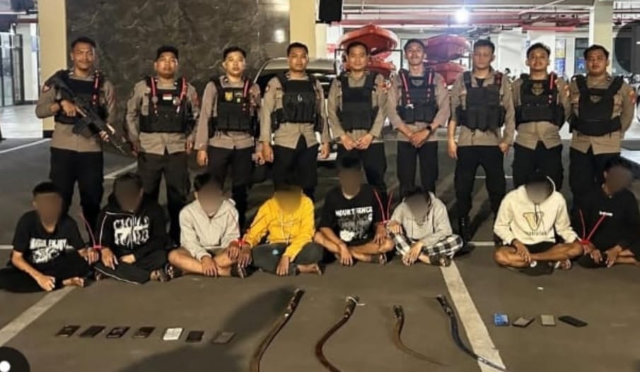 Kota Bekasi - Tim Perintis Polres Metro Bekasi Kota mengamankan delapan remaja yang hendak tawuran. Foto: Ist/Gobekasi.id.