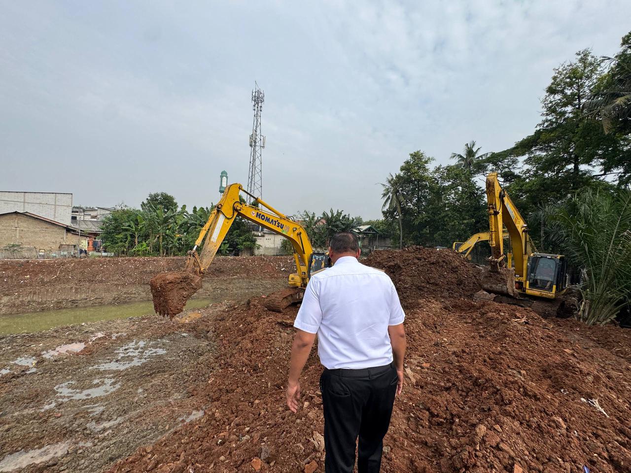 Kota Bekasi - Wali Kota Bekasi Tri Adhianto meninjau langsung progres pembangunan pada Rabu (29/10/2025). Foto: Ist/Gobekasi.id.