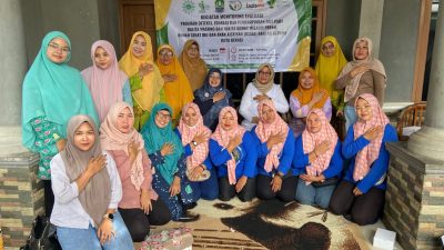 Kota Bekasi - Majelis Kesehatan Pimpinan Pusat (PP) Aisyiyah bersama Yayasan Abhipraya Insan Cendekia Indonesia (YAICI) melakukan pendampingan pemenuhan gizi kepada warga di Bantargebang. Foto: Septian/Gobekasi.id.