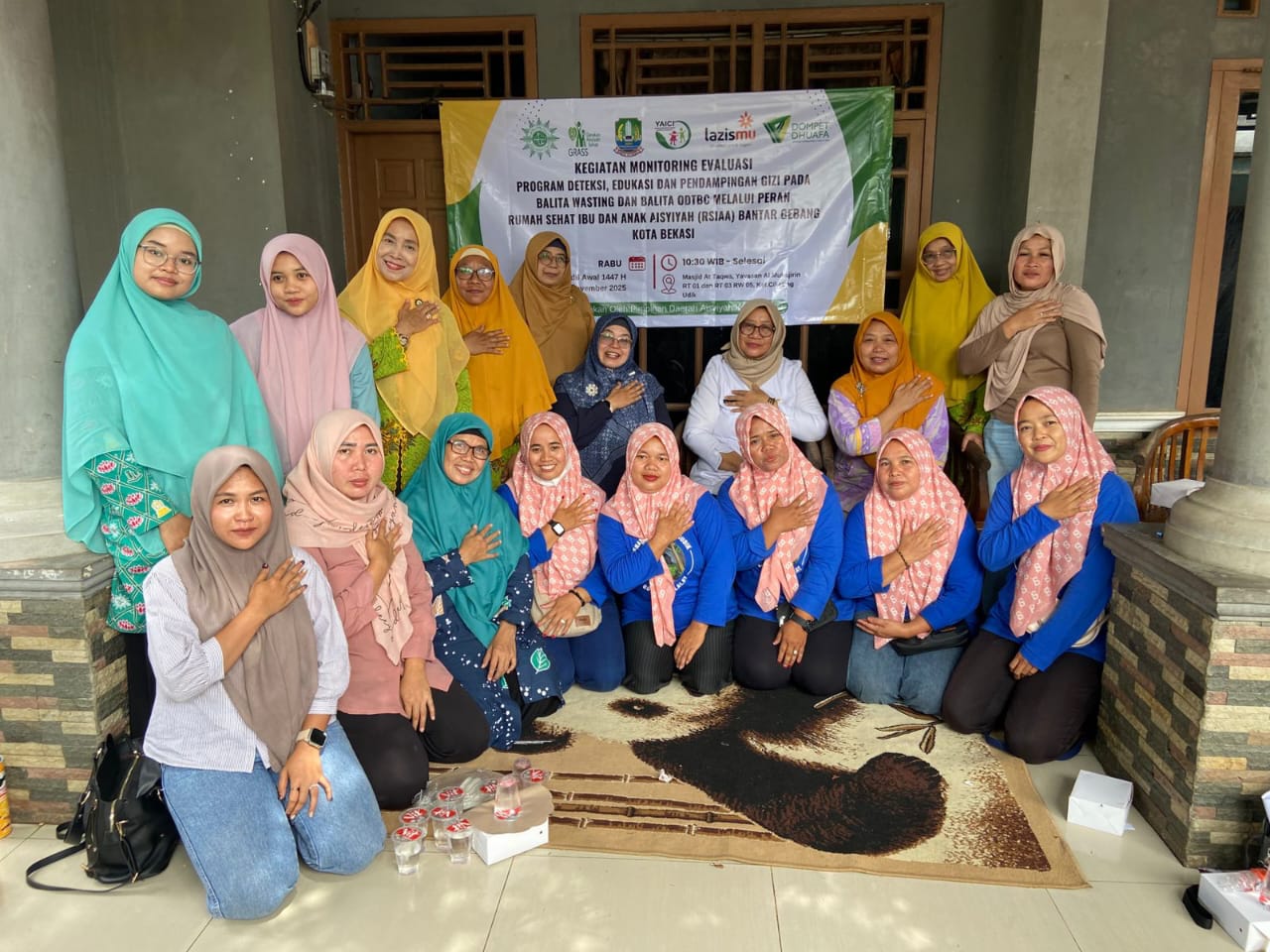 Kota Bekasi - Majelis Kesehatan Pimpinan Pusat (PP) Aisyiyah bersama Yayasan Abhipraya Insan Cendekia Indonesia (YAICI) melakukan pendampingan pemenuhan gizi kepada warga di Bantargebang. Foto: Septian/Gobekasi.id.