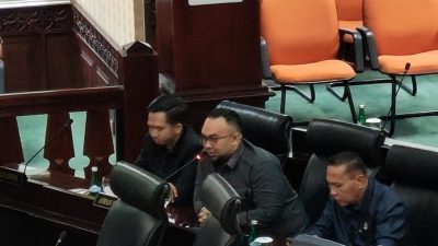 Kota Bekasi - Dalam rapat paripurna di Gedung DPRD Kota Bekasi, Kamis (13/11)/2025, Nawal menyampaikan penolakannya secara tegas soal rencana penyewaan 72 unit mobil listrik pada 2026 senilai Rp12,9 miliar.