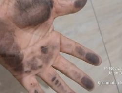 ‘Hujan’ Debu Hitam Selimuti Medan Satria, Warga Bekasi Resah Tiga Minggu