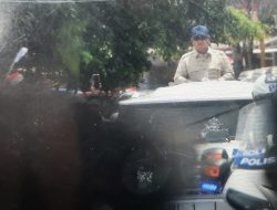Datang dengan Pindad Maung, Presiden Prabowo Disambut Meriah di SMPN 4 Bekasi