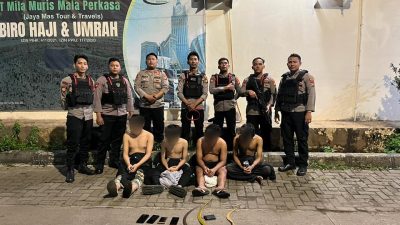 Kota Bekasi - Tim 1 Patroli Perintis Presisi Polres Metro Bekasi Kota mengamankan empat remaja yang diduga hendak melakukan tawuran. Foto: Ist/Gobekasi.id.