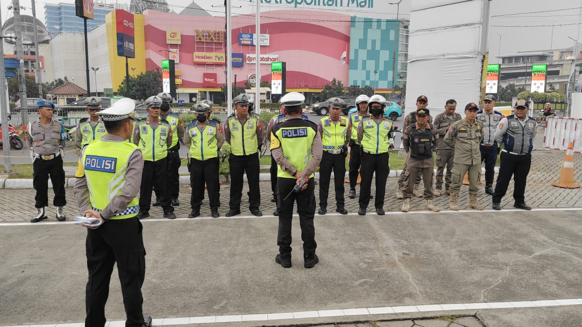 Kota Bekasi - Satlantas Polres Metro Bekasi Kota saat melaksanakan apel jelang operasi zebra 2025. Foto: Ist/Gobekasi.id.