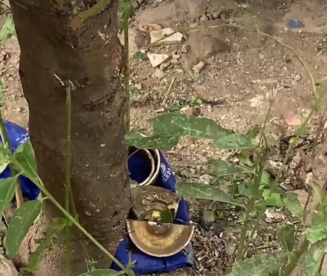 Kabupaten Bekasi - Proyektil atau peledak yang digergaji oleh pemulung di Babelan hingga sebabkan ledakan. Foto: Ist/Gobekasi.id.