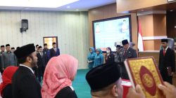 Kota Bekasi - Wali Kota Bekasi, Tri Adhianto, melantik sebanyak 40 pejabat administrator (Eselon III) dan 4 pejabat pengawas (Eselon IV) di lingkungan Pemerintah Kota Bekasi, Kamis, (27/11/2025) bertempat di Aula KH Nonon Sontanie Kantor Wali Kota Bekasi. Foto: Ist/Gobekasi.id.