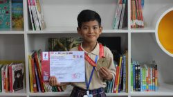 Kota Bekasi - Uba’eyidiraturafazza Syakhiri Firdaus, siswa Pelita Global Mandiri yang menyabet 1st Gold Medal di kategori Winner Beginner U8 Kata Male pada SENKAIDO Open International Karate Championship – Piala Kementerian Pemuda dan Olahraga RI. Foto: Ist/Gobekasi.id.