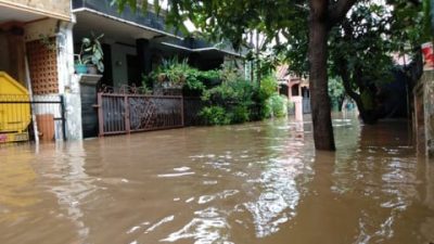 Kabupaten Bekasi - Banjir di Kabupaten Bekasi akibat luapan Kali Cikarang. Foto: Ist/Gobekasi.id.