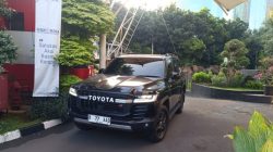 KPK Angkut Land Cruiser dari Rumah Bupati Bekasi