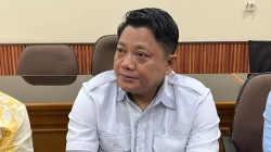 Kota Bekasi - Dirut Perumda Tirta Patriot, Ali Imam Faryadi saat dipanggil oleh DPRD Kota Bekasi, Senin (1/12/2025). Foto: Ist