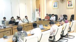Kabupaten Bekasi - Rapat koordinasi lintas sektor membahas skema validasi data tunggal sosial dan ekonomi nasional Kabupaten Bekasi di Ruang Rapat Sekretariat Daerah, Lantai 2 Gedung Bupati Bekasi, Jumat (5/12/2025). Foto: Ist/Gobekasi.id.