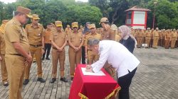 Kota Bekasi - Wali Kota Bekasi, Tri Adhianto menyaksikan MoU PT Mitra Patriot dan PT Miju Dharma Angkasa dalam pengelolaan dan pembangunan Wisata Air Kalimalang, Senin (8/12/2025). Foto: Ist