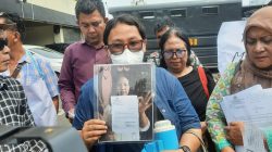 Laporan Sejak 2015 Tak Jalan, Wanita Bekasi Geruduk Polres Cari Keadilan