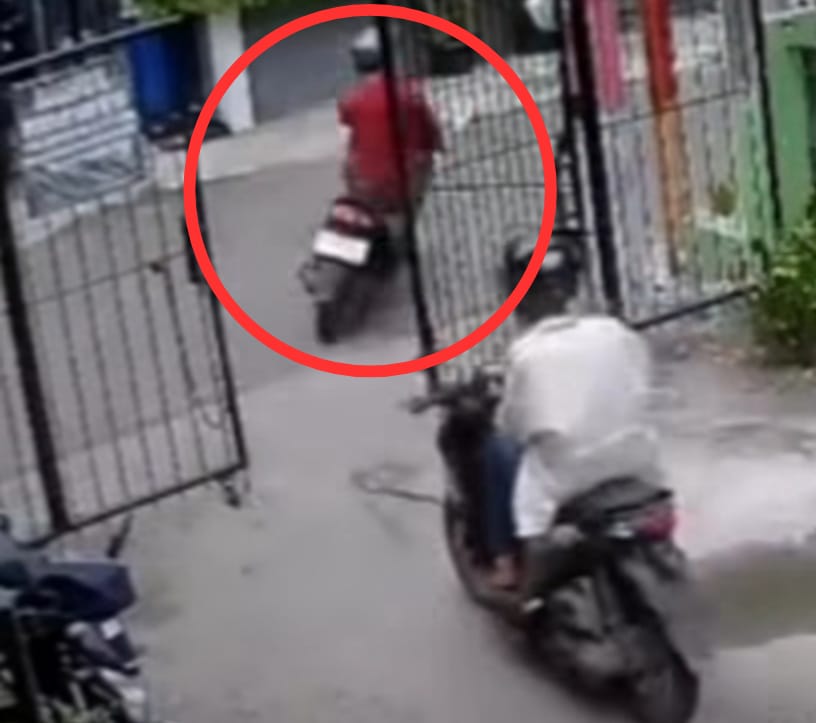 Kota Bekasi - Maling motor membawa kabur kendaraan milik ibu-ibu. Foto: Ist/Gobekasi.id.