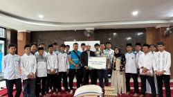 Melalui Program Ketuk Pintu Tetangga YBM PLN UP3 Bekasi Berbagi Kebahagiaan Menebar Keberkahan di Yayasan Al-Furqon