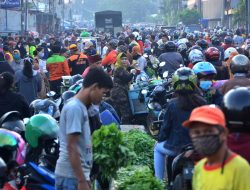 Langgar Jam Operasional, Pasar Tumpah Bekasi Timur Picu Macet Parah Setiap Pagi