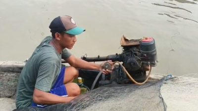 Kabupaten Bekasi - Nelayan di Desa Pantai Bahagia, Kecamatan Muaragembong, Kabupaten Bekasi, mulai mengganti bahan bakar kapal mereka dari Pertalite ke LPG tiga kilogram. Foto: Ist/Gobekasi.id.