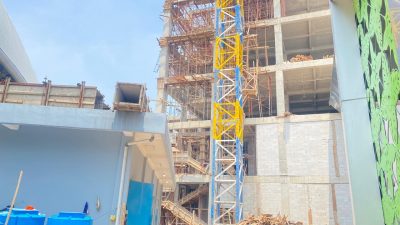 Kota Bekasi - Proyek pembangunan GOR Terpadu 10 lantai di Kompleks Stadion Patriot Candrabhaga. Foto: Gobekasi.id.