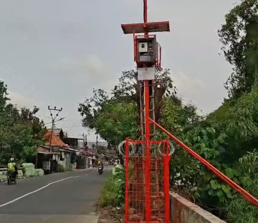 Kota Bekasi - Salah satu sirine peringatan dini bencana yang dipasang oleh BPBD Kota Bekasi, Foto: Ist/Gobekasi.id.