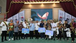 Kota Bekasi - Wakil Wali Kota Bekasi Abdul Harris Bobihoe, dalam peleuncuran maskot baru bernama “Si Gobek”. Foto: Ist/Gobekasi.id.