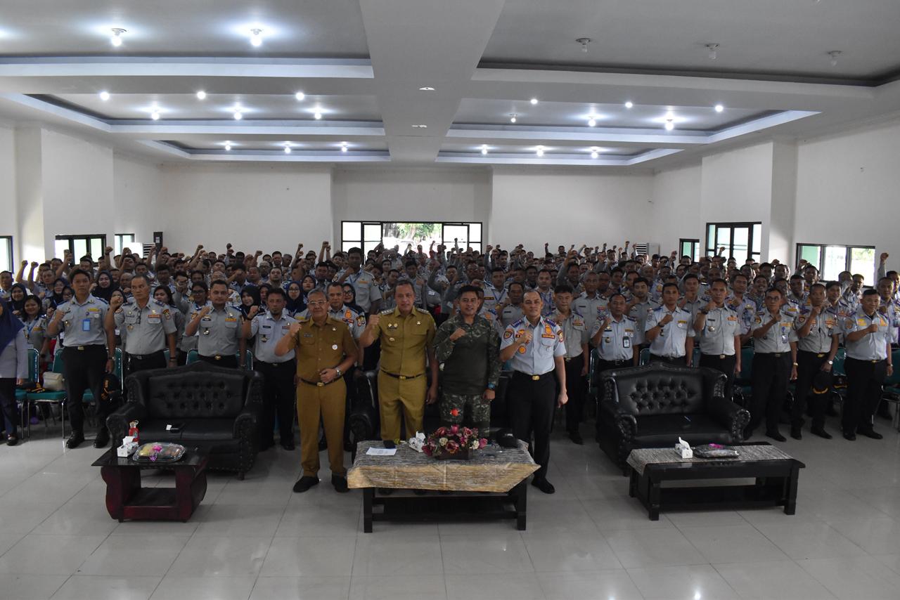 Kota Bekasi - Kegiatan Penguatan Kapasitas Aparatur Perhubungan sebagai upaya mewujudkan sistem transportasi yang tertib, aman, dan berkelanjutan di Batalyon Infanteri (Yonif) Mekanis 202/Tajimalela, Selasa (16/12/2025). Foto: Ist/Gobekasi.id.