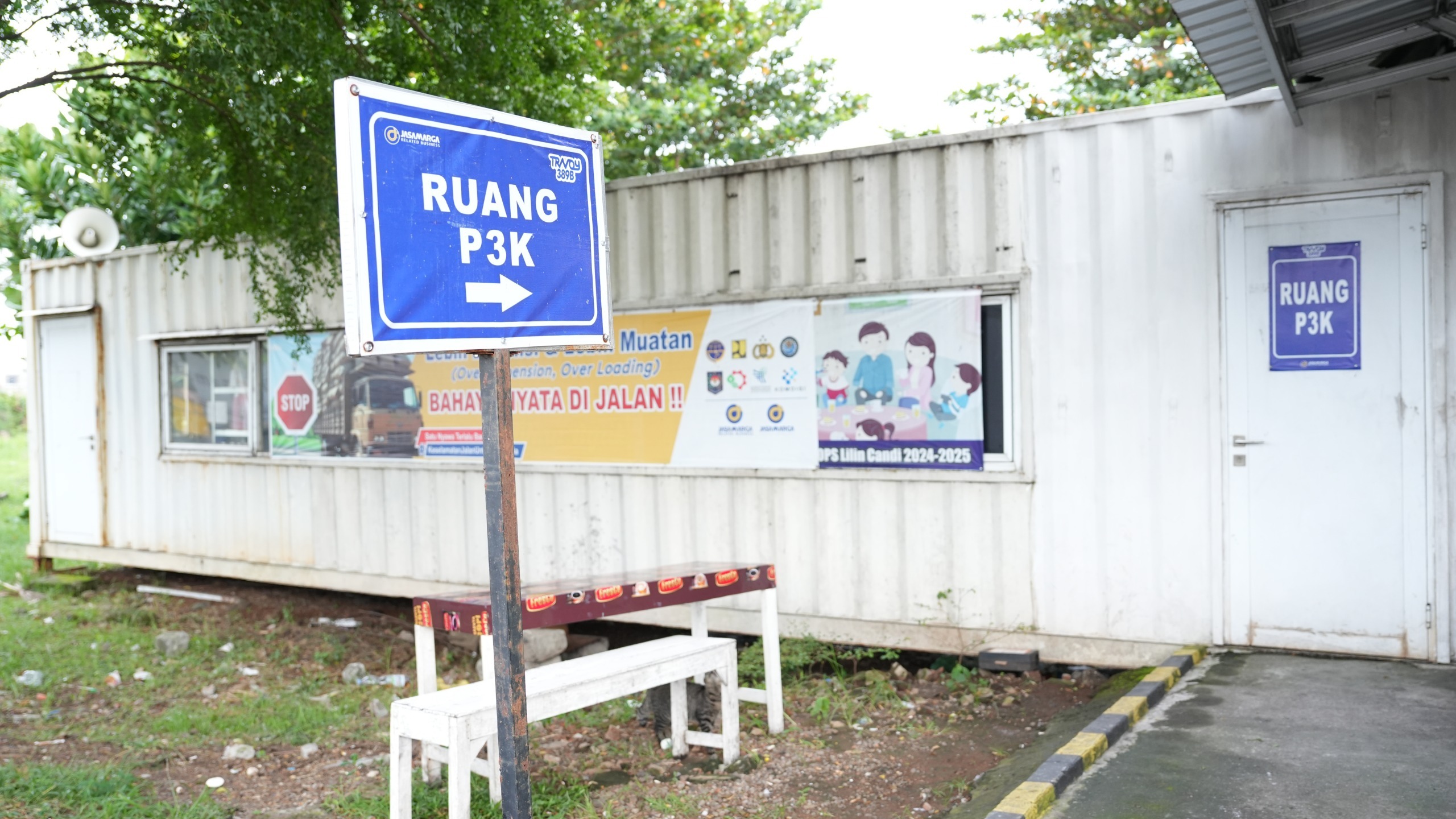 Bekasi - Posko Kesehatan di Travoy Rest yang disediakan oleh Jasa Marga. Foto: Ist/Gobekasi.id.