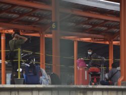 Ribuan Penumpang Hilir Mudik di Stasiun Bekasi Selama Libur Nataru