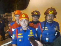 Damkar Kerahkan 8 Unit dan 55 Personel Padamkan Rumah Terbakar di Jakasampurna 