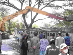 Membongkar Warung Remang-remang yang Bertahan Puluhan Tahun